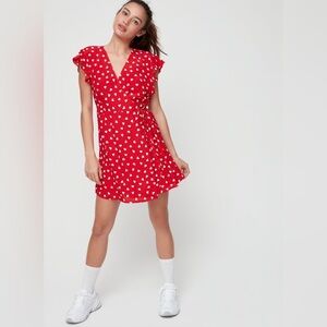Aritzia Sunday Best Sunday Wrap Dress Red/White Heart Size Medium EUC G0240